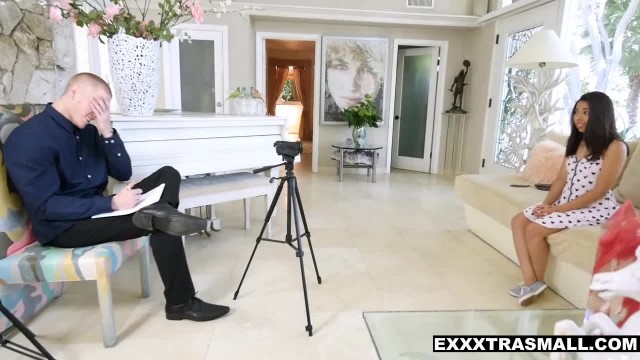 Впервые трахнулась на камеру - #3