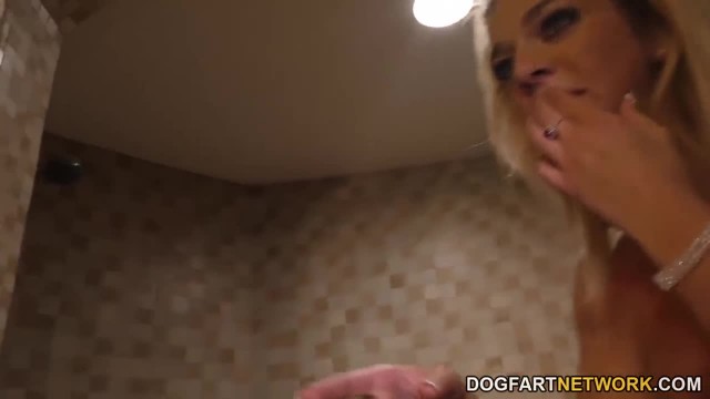 Блондинка выбрала черный член - #9