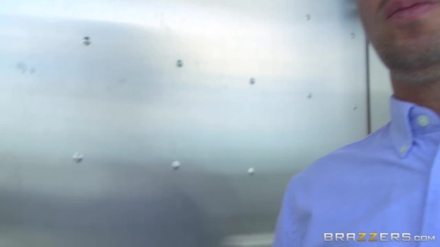 Трахнулась в киску ради денег - #1